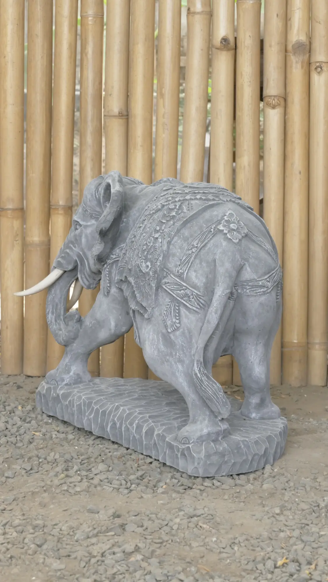  Product image 8 of the product “Indra - Small Elephant bending to the left, 46.5cm L | cast stone ”